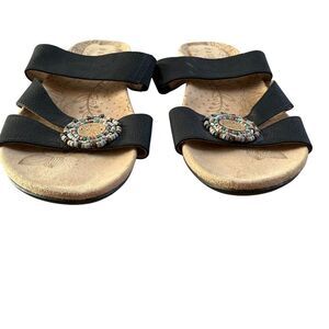 Acorn Pillow Pod Sandals Size 7 Black Beaded Open Toe Flat Shoes Strappy